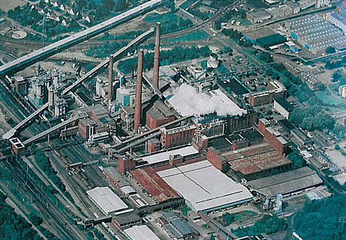 Luftbild des Fabrikkomplexes